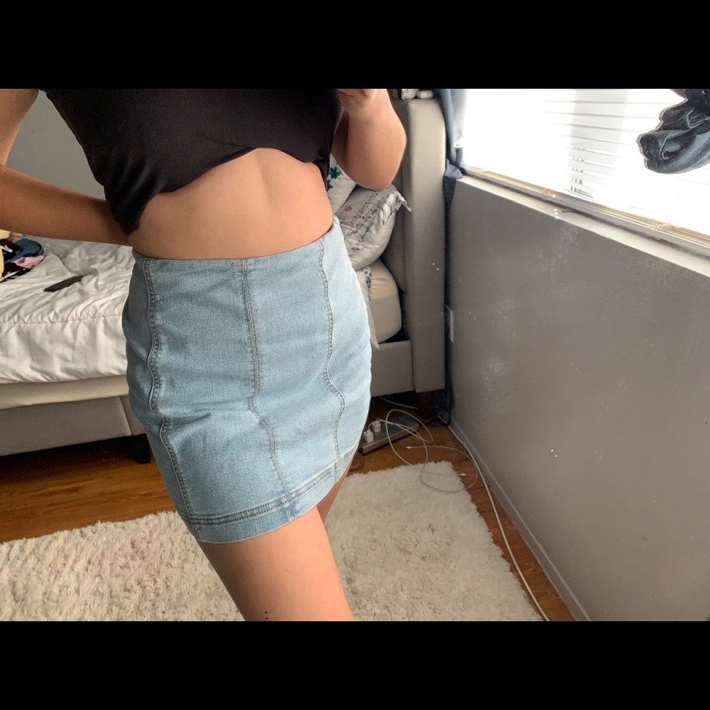Light was denim skirt
